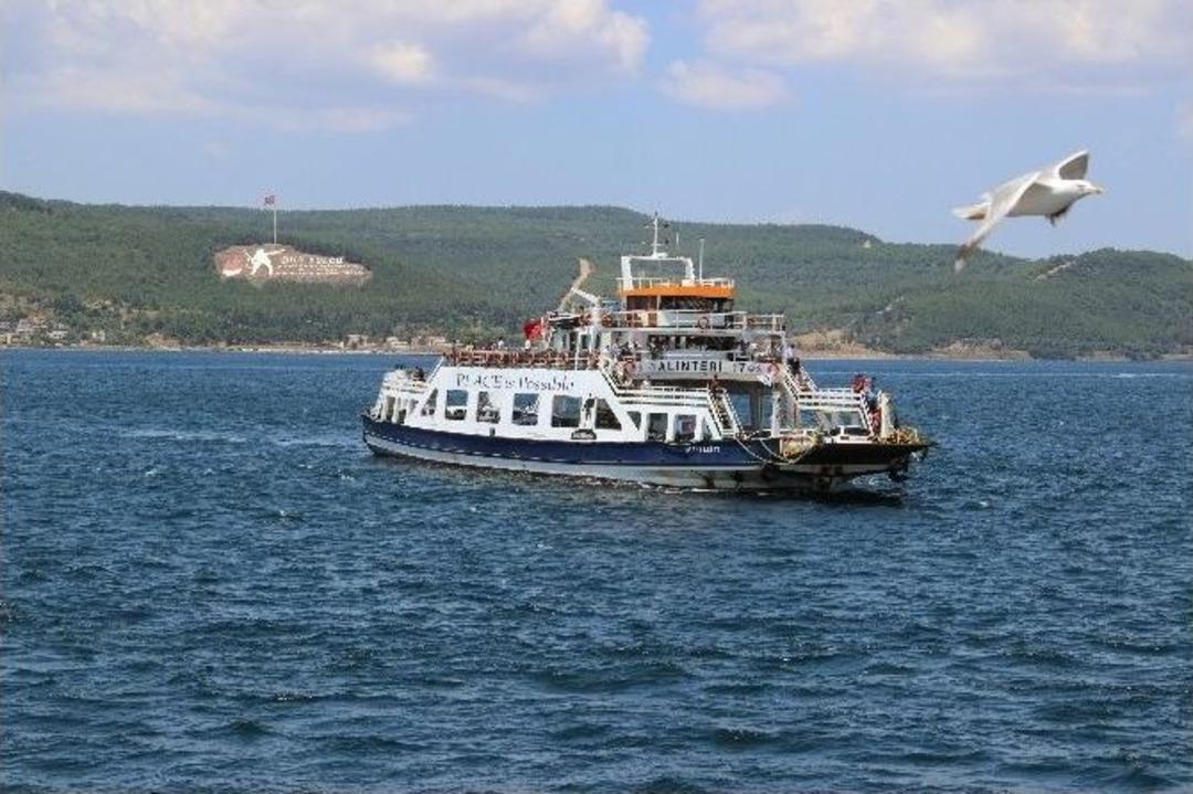 &Ccedil;anakkale&rsquo;de Feribot Kuyruğu Devam Ediyor