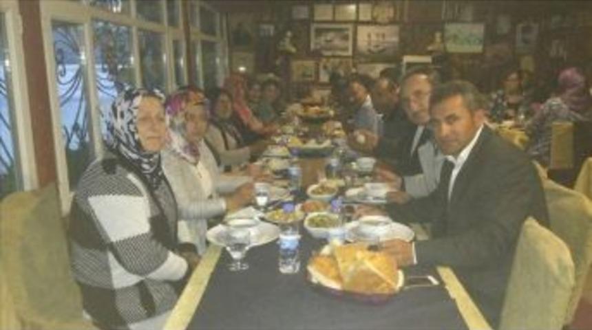 Muhtarlar Derneğinden İftar Programı