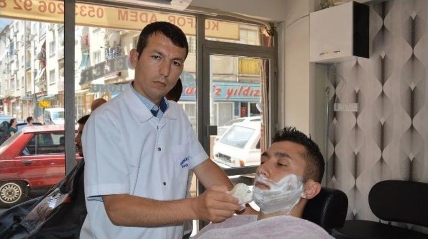 Manisa&rsquo;daki Berberlerde Bayram Yoğunluğu