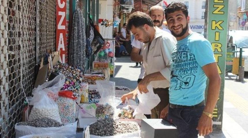 Suriyeliler ’vatandaşlık’ Açıklamasından Mutlu