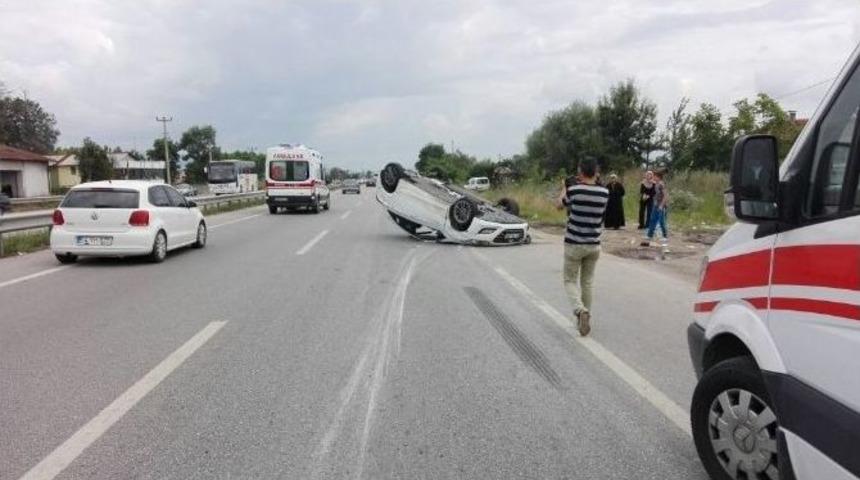 Akyazı’da Trafik Kazası: 2 Yaralı