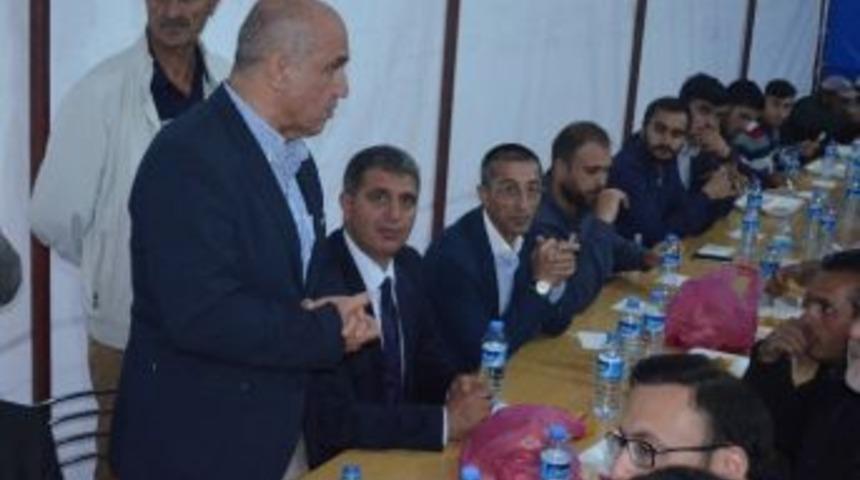 Milletvekili Ilıcalı, İftarını Karayazı’da Yaptı