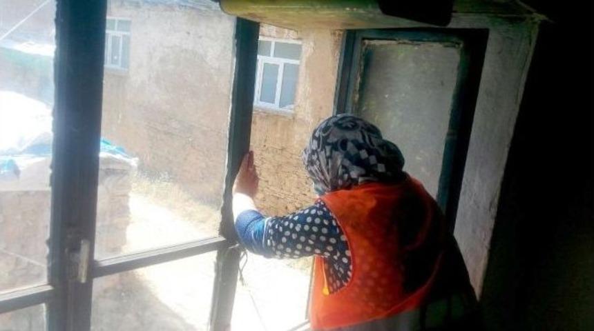 Akşehir Belediyesi Bayram &Ouml;ncesi Sevin&ccedil; Yaşattı