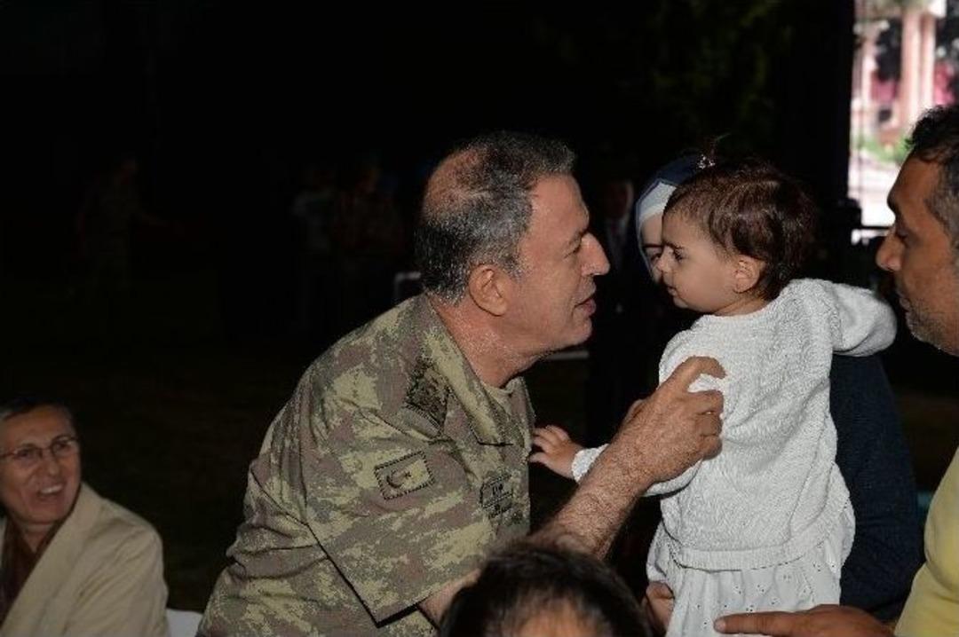 Orgeneral Akar, Kayseri&rsquo;de Şehit Aileleri Ve Gazilerle İftar Yaptı