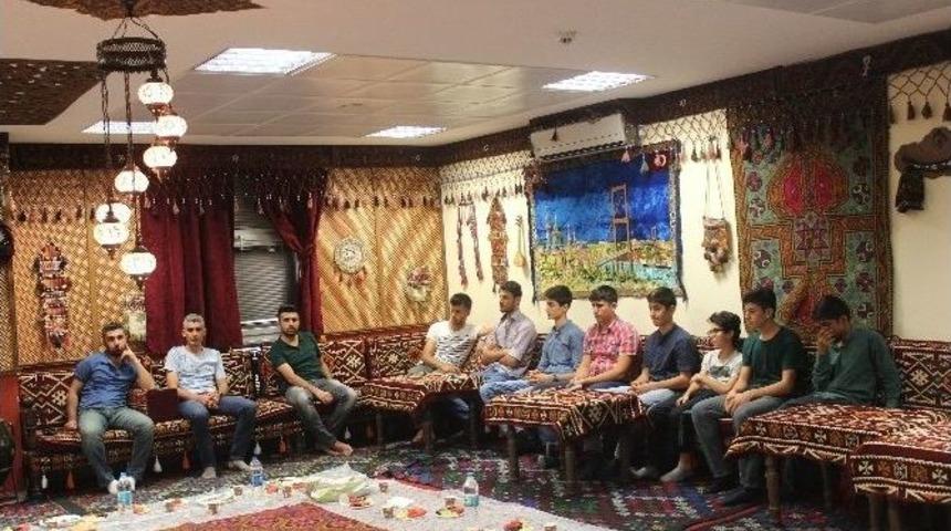 Gen&ccedil;lik Merkezinde Sahur Programları Devam Ediyor