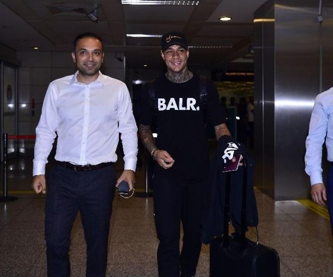 Gregory Van Der Wiel İstanbul&rsquo;da