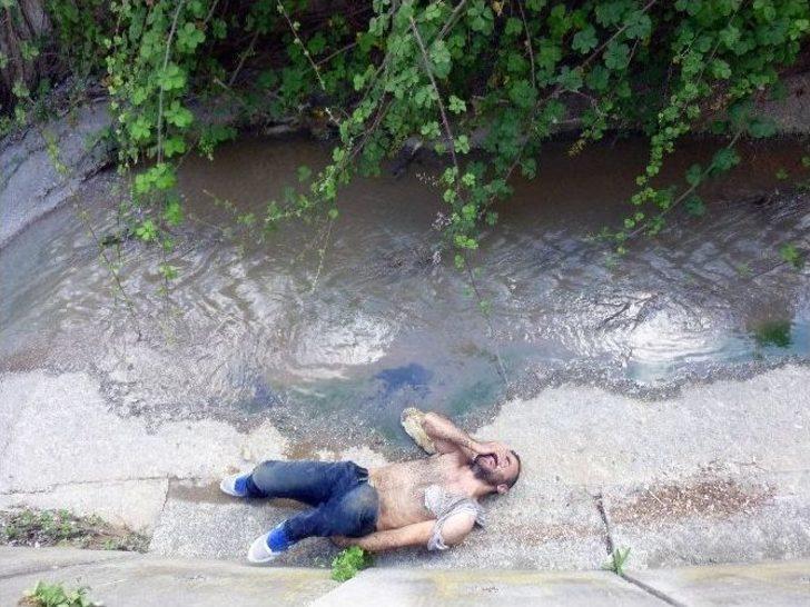 Kız Meselesi Yüzünden Çıkan Kavgada Dere Yatağına Atıldı G1