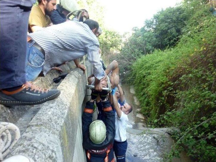 Kız Meselesi Yüzünden Çıkan Kavgada Dere Yatağına Atıldı G3