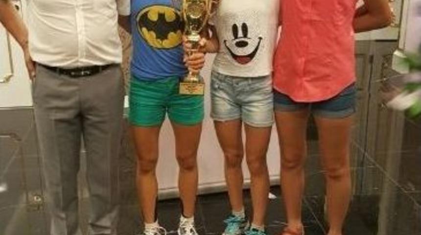 Burhaniyeli &Ouml;zel Kızlar Avrupa Şampiyonasından Madalya İle D&ouml;nd&uuml;