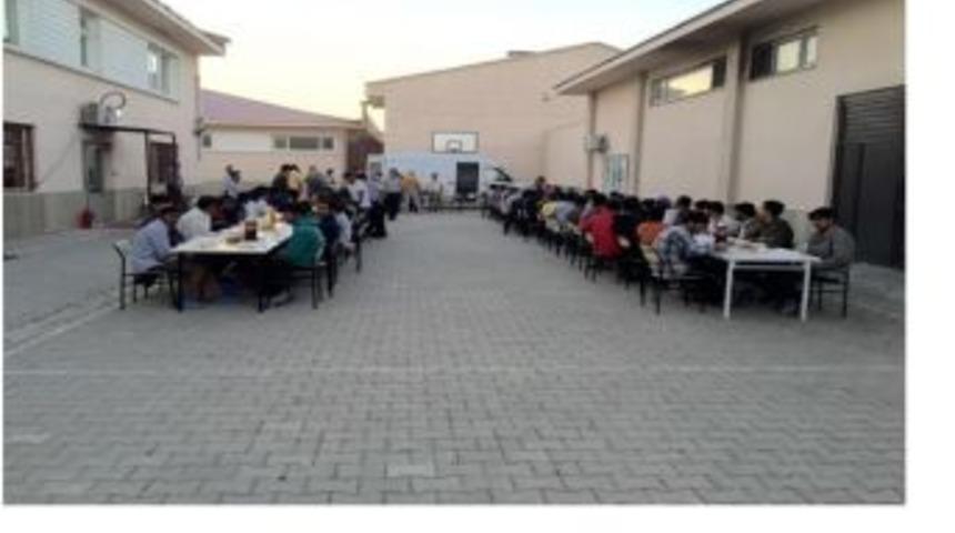 İş Adamından G&ouml;&ccedil;menlere İftar