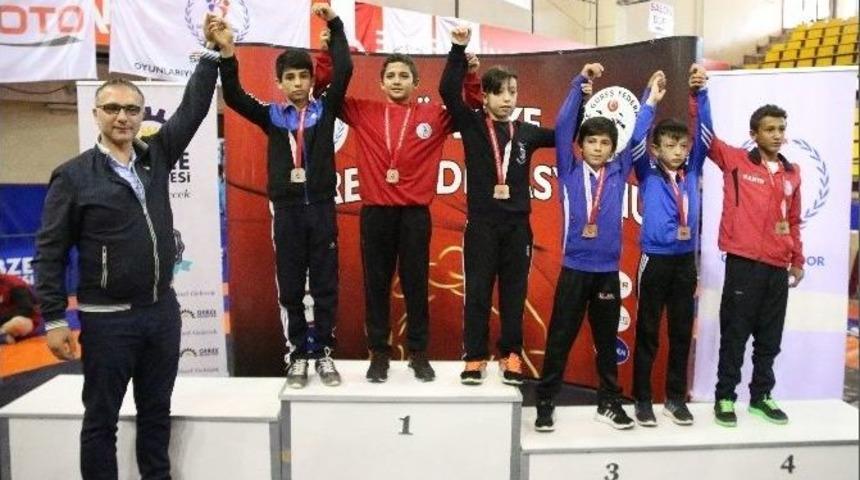 13 Yaşında 5 Kez T&uuml;rkiye Şampiyonu Oldu