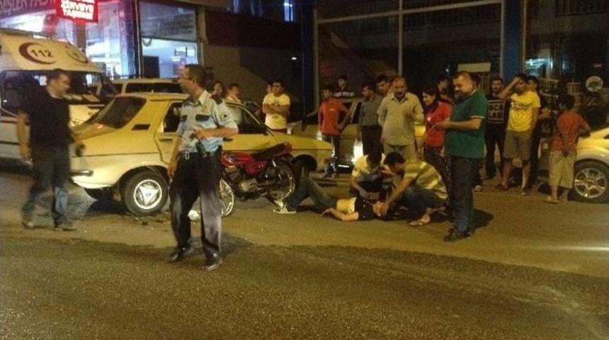 Motosiklet Otomobile Çarptı: 1 Yaralı