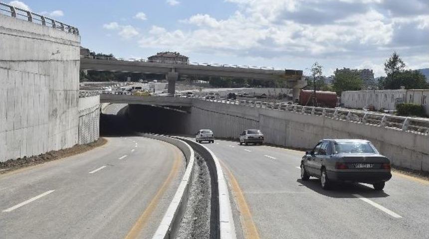 Yeni Ke&ccedil;i&ouml;ren Bulvarı&rsquo;nın İlk Etabı Olan Basınevleri K&ouml;pr&uuml;l&uuml; Kavşağı Trafiğe A&ccedil;ıldı