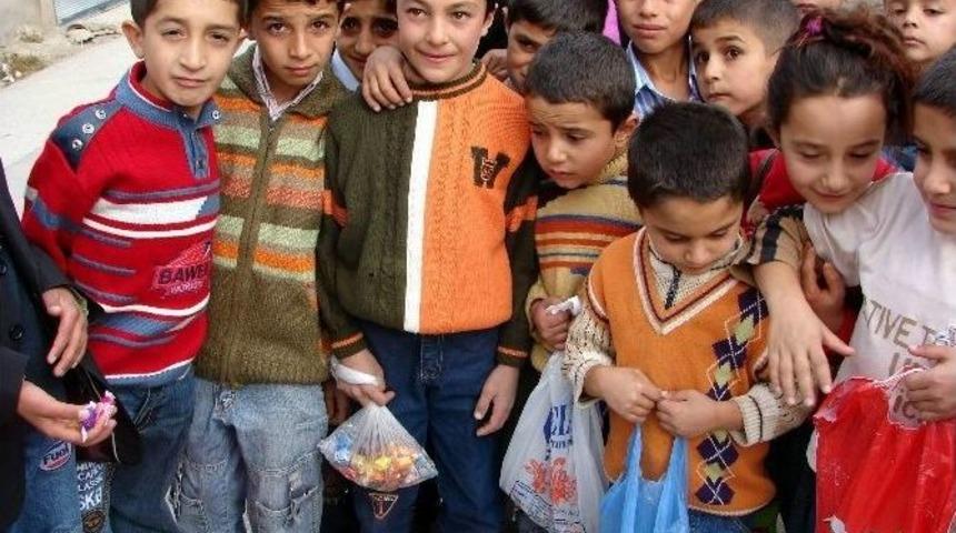 Erzurumlu &Ccedil;ocukların Kadim Geleneği Arefelik Toplamak