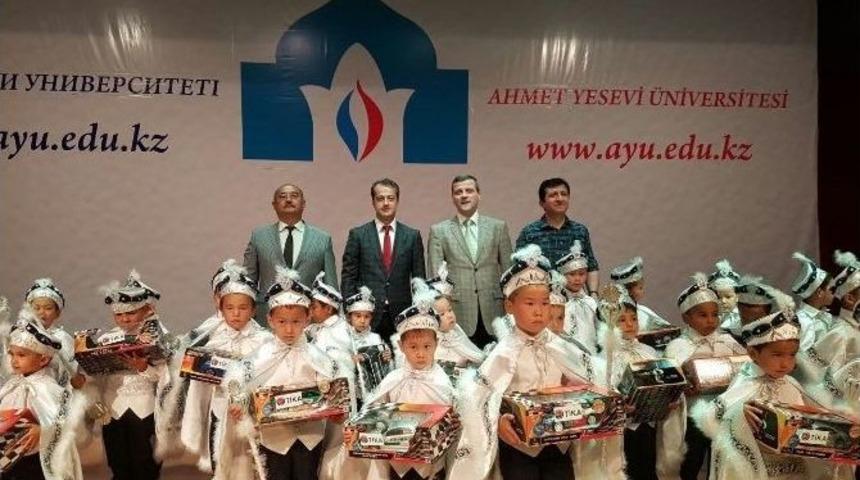 Ahmet Yesevi &Uuml;niversitesinde S&uuml;nnet Ş&ouml;leni