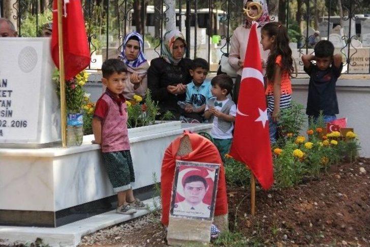 Mersin Şehitliği’nde Anaların Gözyaşı Dinmedi G5