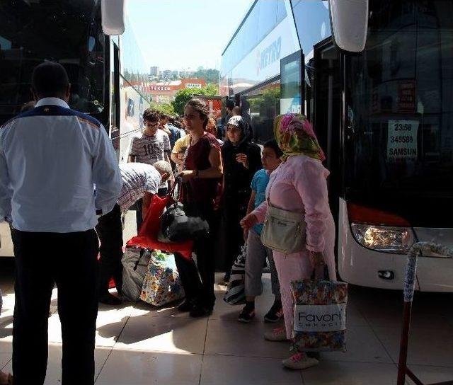 Otogarda ’bayram’ Yoğunluğu