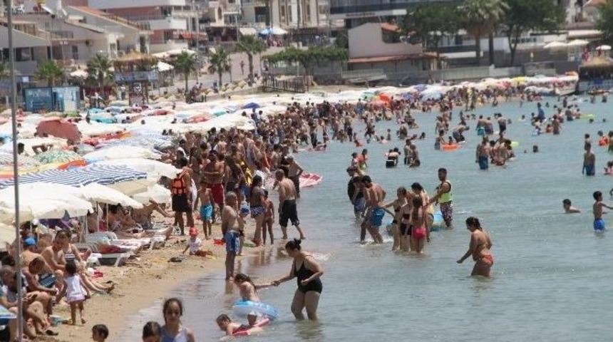Didim&rsquo;de Plajlar Doldu Taştı
