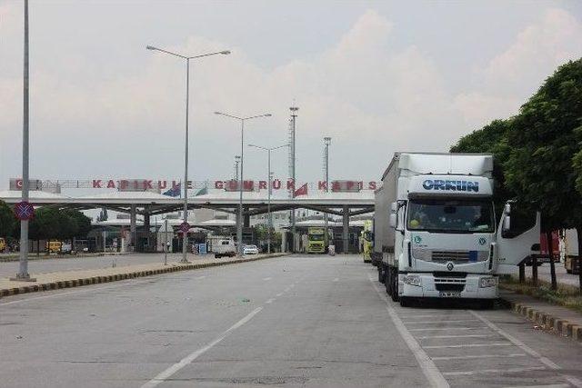 Kapıkule’de Arife Günü ’kuyruk Çilesi’