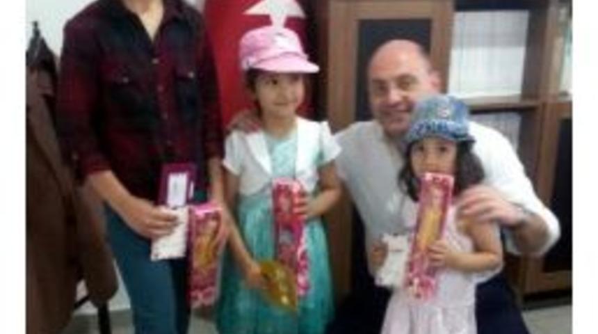 K&uuml;tahya Ak Parti&rsquo;den 300 &Ccedil;ocuğu Bayramlık