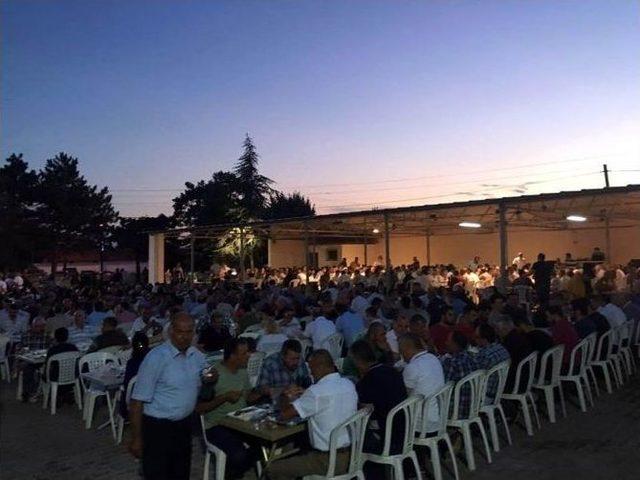 Milletvekili Doğup Büyüdüğü Mahalleye İftar Verdi