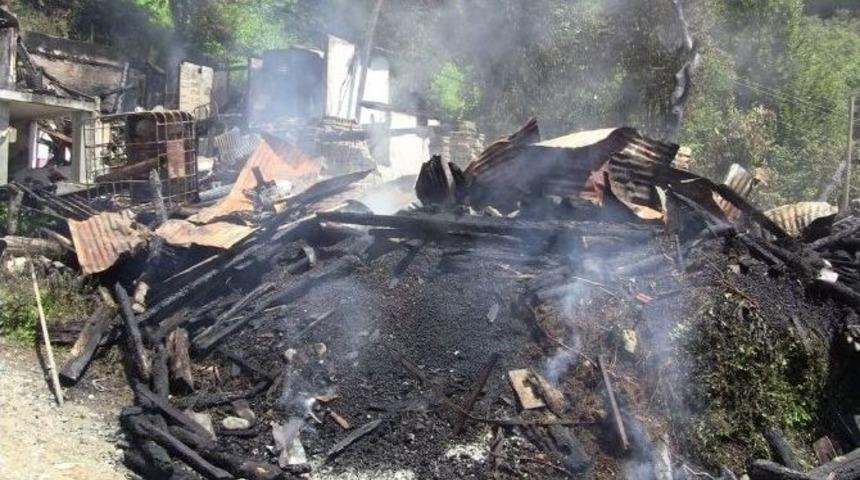 Bayramda Evsiz Kaldılar