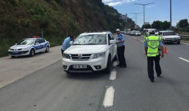 Polisten Sürücülere Ramazan Bayramı Tatilinde Çikolatalı Uyarı