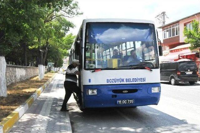 Arefe Günü Mezarlıkta Ziyaretçi Yoğunluğu