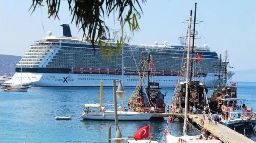 Bodrum&rsquo;da Adım Atacak Yer Kalmadı