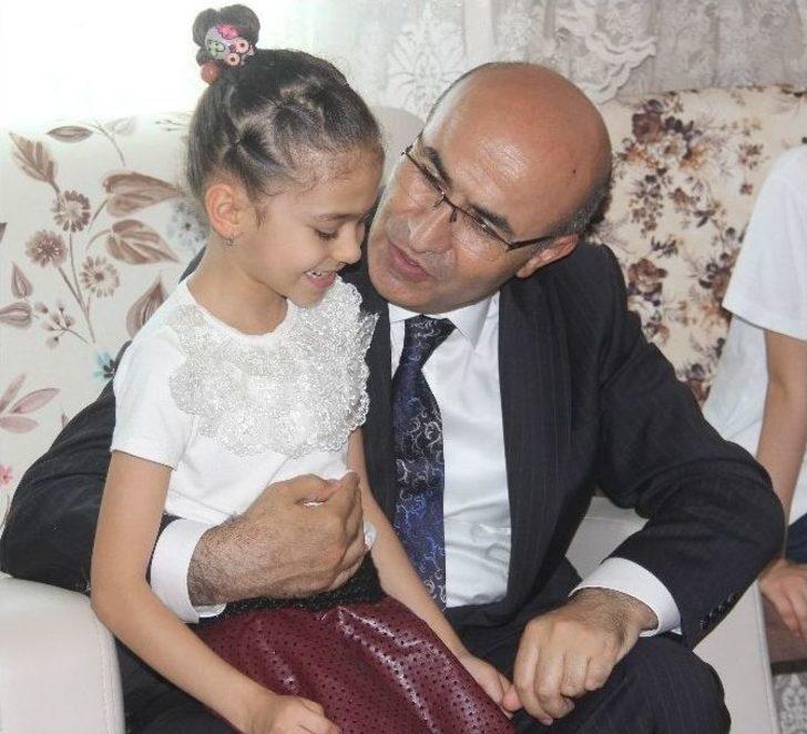 Vali Demirtaş, Şehit Ailelerini Ziyaret Etti G1