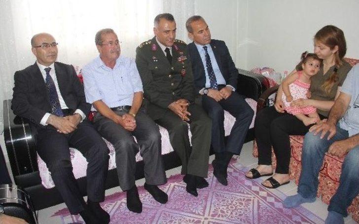 Vali Demirtaş, Şehit Ailelerini Ziyaret Etti G3