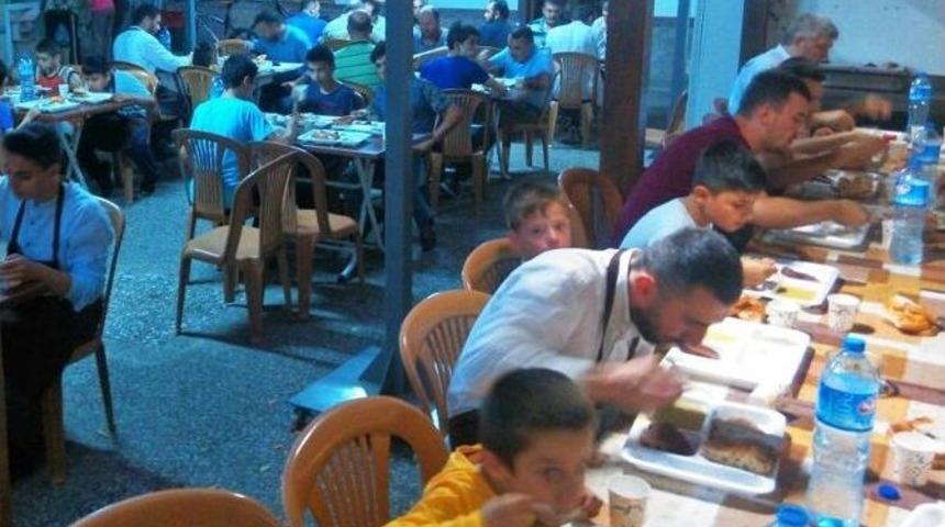 İhtiya&ccedil; Sahiplerine İtso&rsquo;dan İftar Yemeği