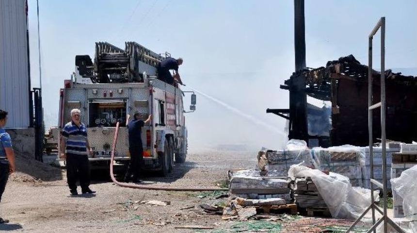 Karacabey&rsquo;deki Yangın Korkuttu