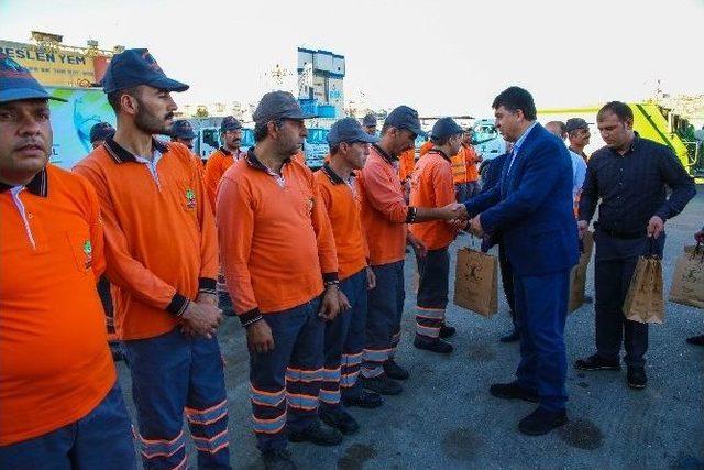 Fadıloğlu, Temizlik Personelleriyle Bayramlaştı