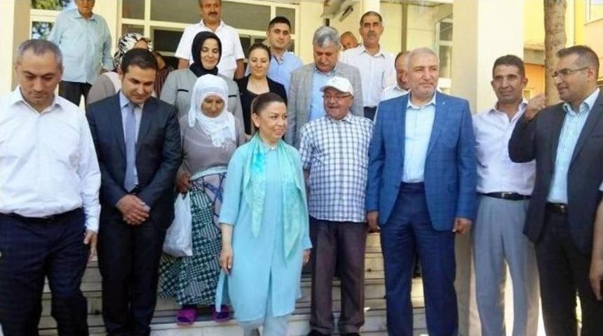 &Ccedil;alık, Yaşlıları Ve &Ccedil;ocukları Ziyaret Etti