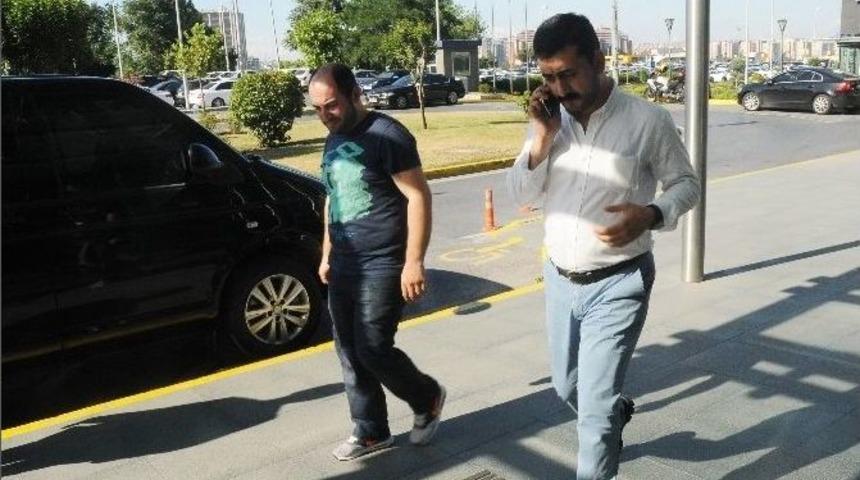 Chp Milletvekili Eren Erdem, U&ccedil;aktan İndirildiğini İddia Etti