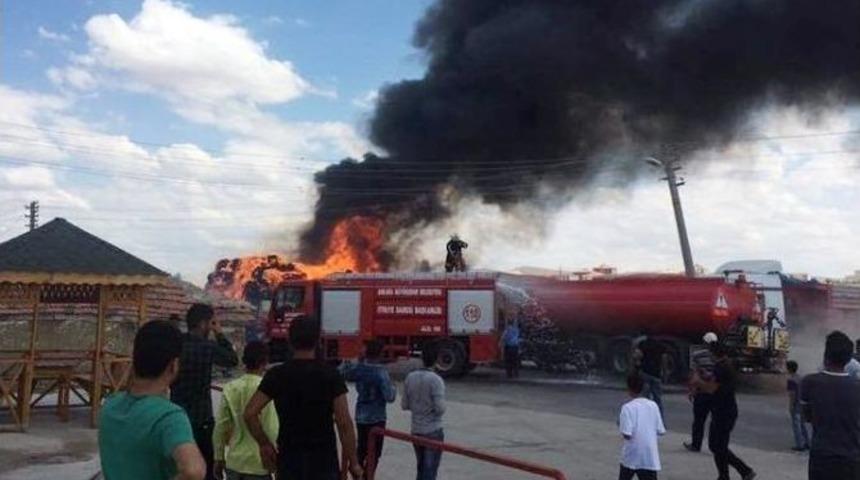Polatlı&rsquo;da Balya Y&uuml;kl&uuml; Tır Alev Alev Yandı