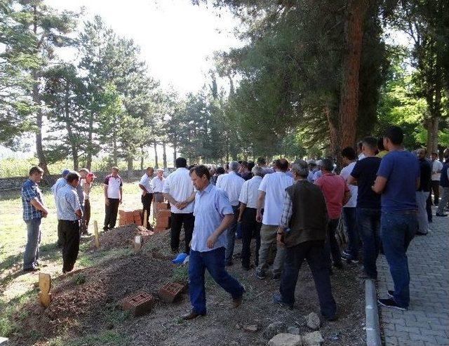 Bilecik’teki Kazada Hayatını Kaybedenler Toprağa Verildi