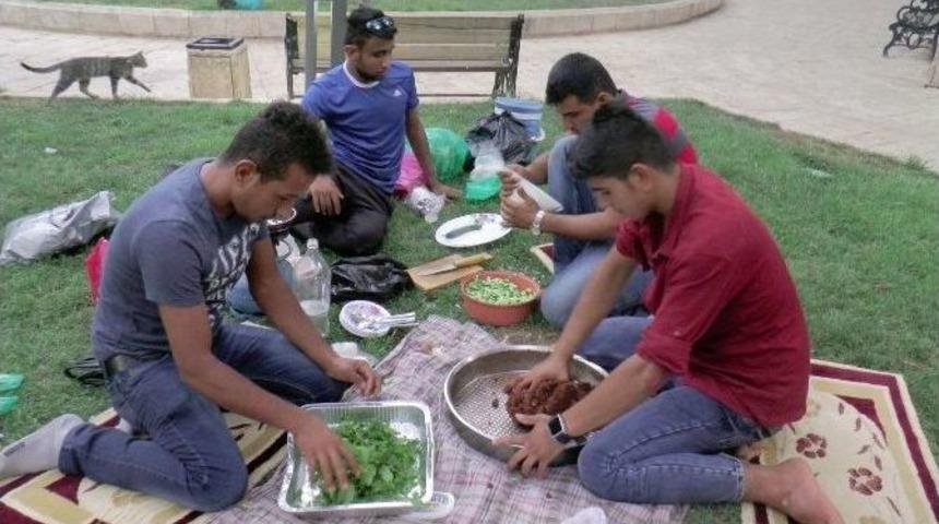 Şanlıurfalılar Son İftar İ&ccedil;in Balıklıg&ouml;l&rsquo;&uuml; Tercih Etti