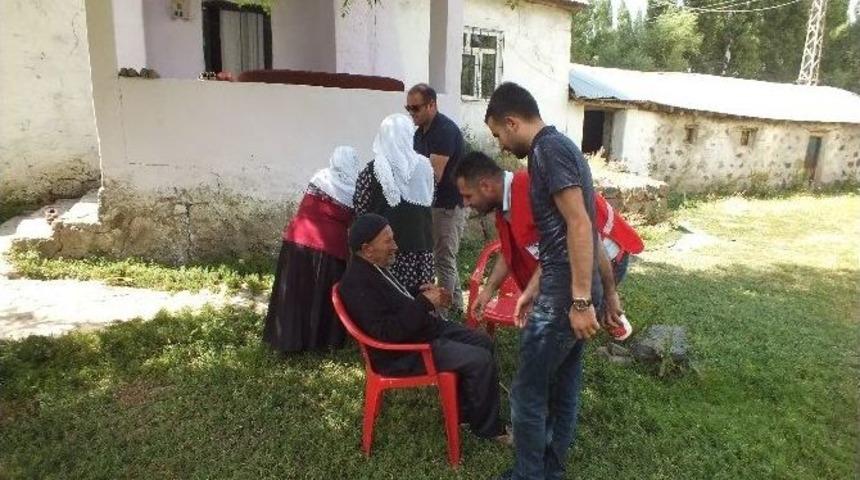 Malazgirt Kızılay&rsquo;dan 200 Aileye Gıda Yardımı