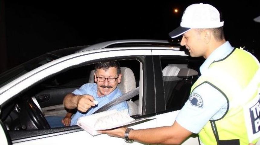 Bayram &Ouml;ncesi S&uuml;r&uuml;c&uuml;lere &rsquo;lokum&rsquo; Gibi Karışılama