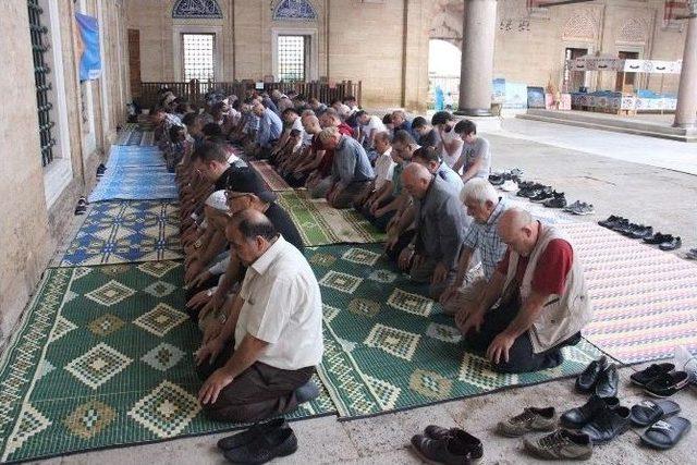 Selimiye Camii Bayram Sabahı Doldu Taştı