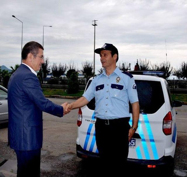 Başbakan Yardımcısı Nurettin Canikli, Giresun’da Bayram Namazını Kıldı