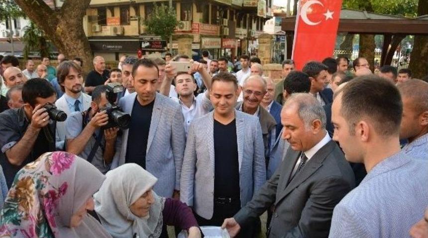 Bakan Efkan Ala Bayram Namazını Bursa&rsquo;da Kıldı