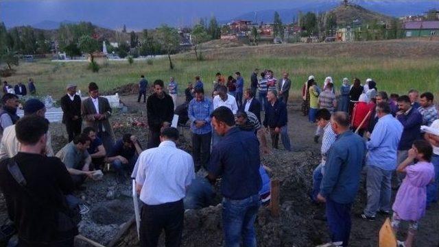 Van’da Hayatını Kaybeden Pkk’lı, Doğubayazıt’ta Toprağa Verildi