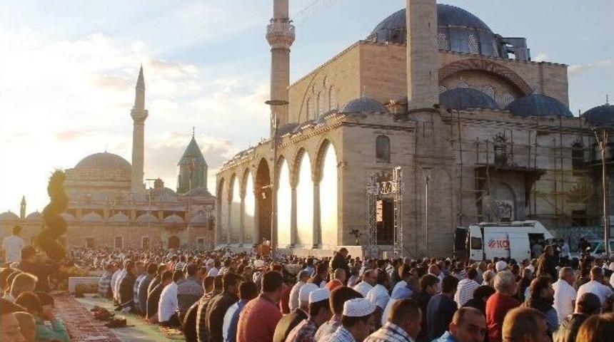 Ahmet Davutoğlu Ve Bakan Elvan, Bayram Namazını Konya&rsquo;da Kıldı