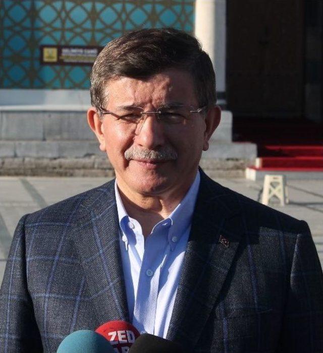 Ahmet Davutoğlu Ve Bakan Elvan, Bayram Namazını Konya’da Kıldı