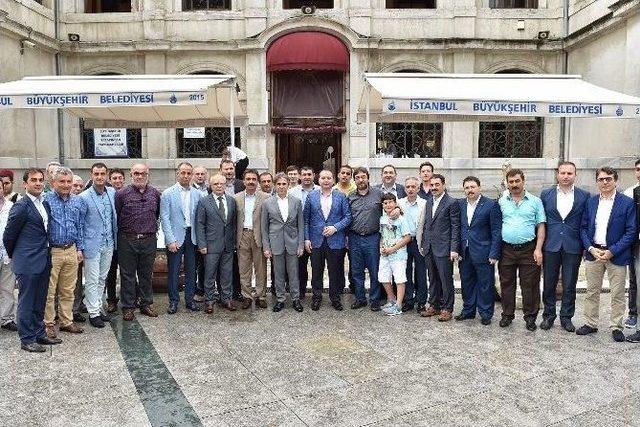 Demircan, Dolmabahçe Camii’nde Vatandaşlarla Bayramlaştı