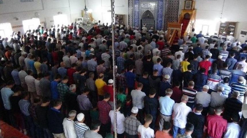 Erzincan&rsquo;da Bayram Namazı