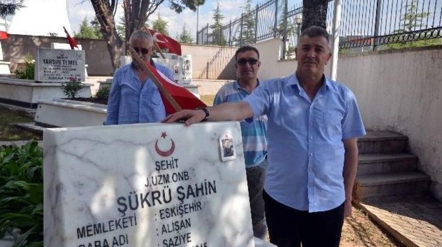 (&ouml;zel Haber) Bayramı Şehit Oğlunun Mezarı Başında Karşıladı